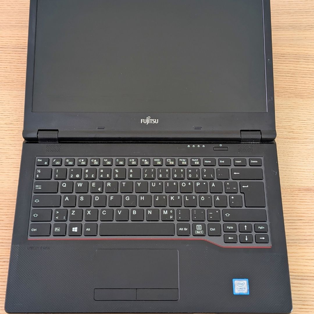 Fujitsu E548 | i5-8250U / 8GB RAM / 250GB SSD | NEW BATTERY