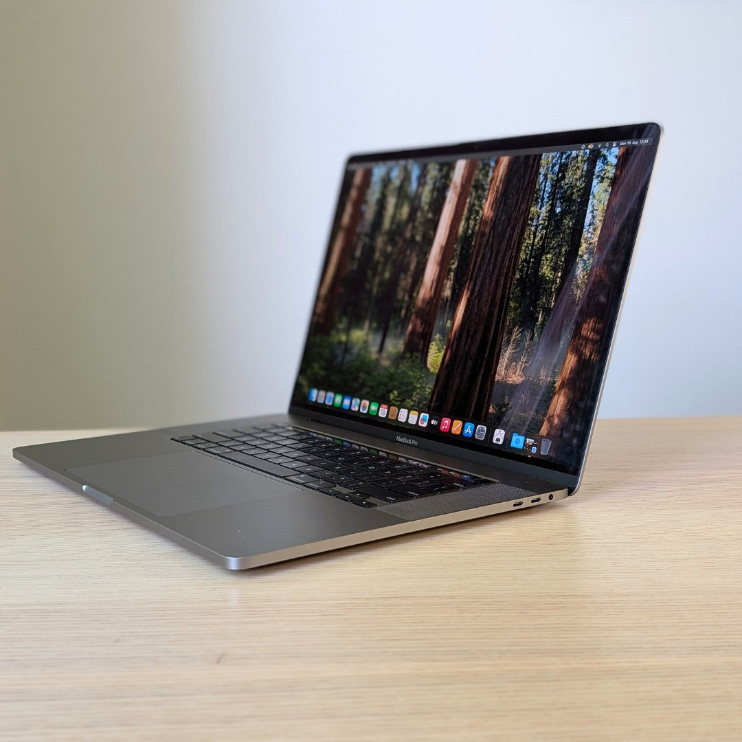 Used MacBook Pro 16" (2019) Core i7 2.6 GHz with NEW BATTERY