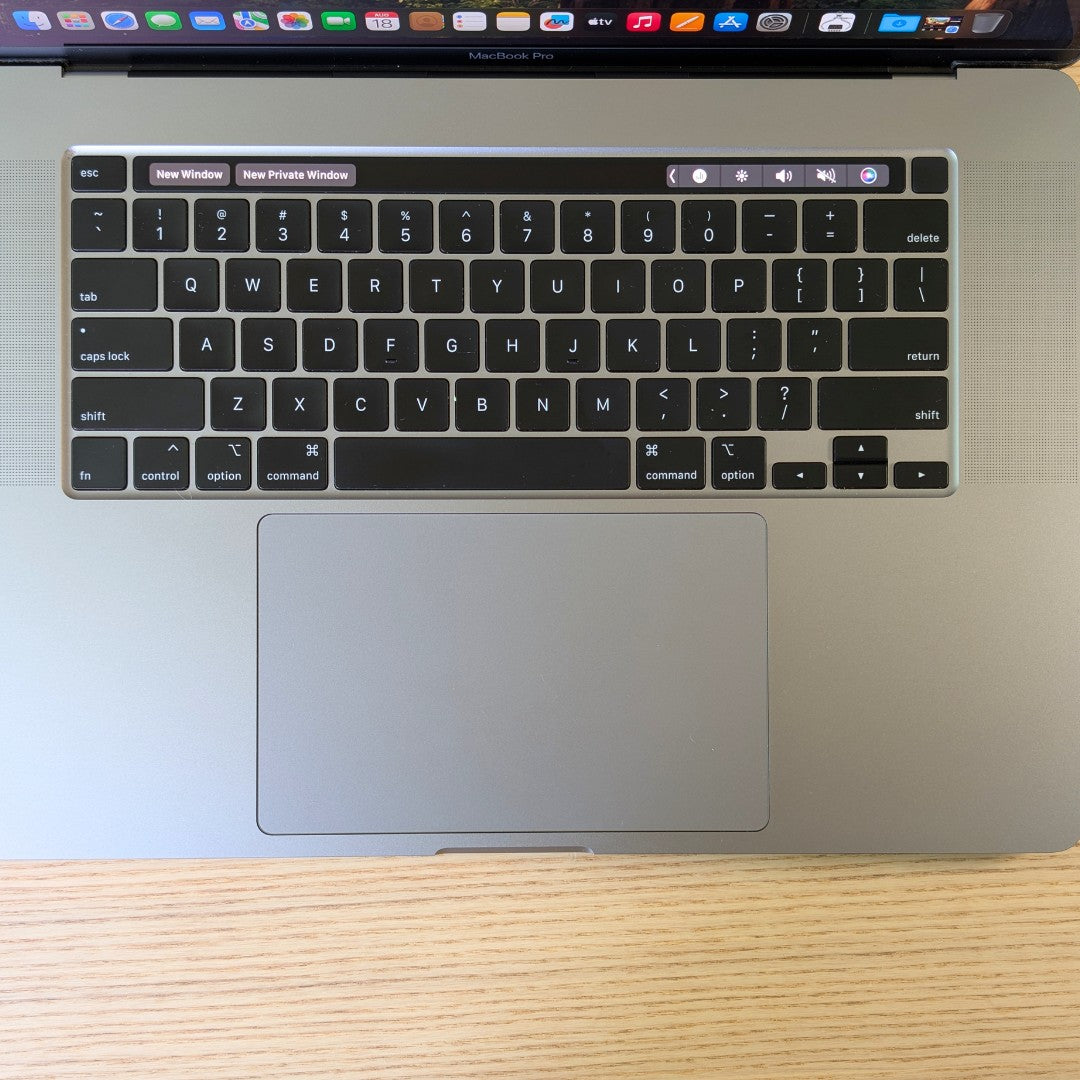Used MacBook Pro 16" (2019) Core i7 2.6 GHz with NEW BATTERY