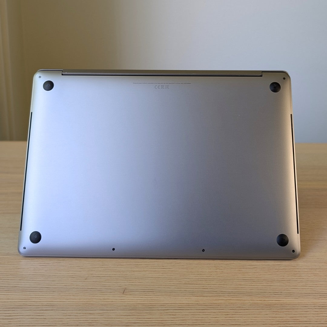Used MacBook Pro 16" (2019) Core i7 2.6 GHz with NEW BATTERY